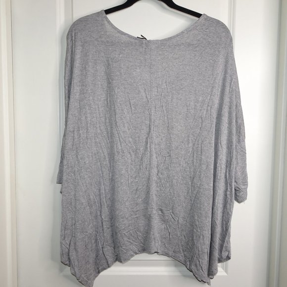 NWT Short Sleeve Flowy Loose Light Grey Blouse - Picture 2 of 4